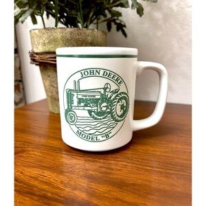 VINTAGE JOHN DEERE *MODEL B* TRACTOR MUG COLLECTIBLE HISTORY EMBOSSED RARE 12OZ
